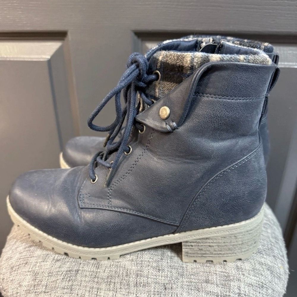 Stylish Navy Lace-Up Kids Boots